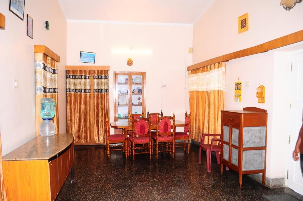 קונור Park Corner Home Stay מראה חיצוני תמונה